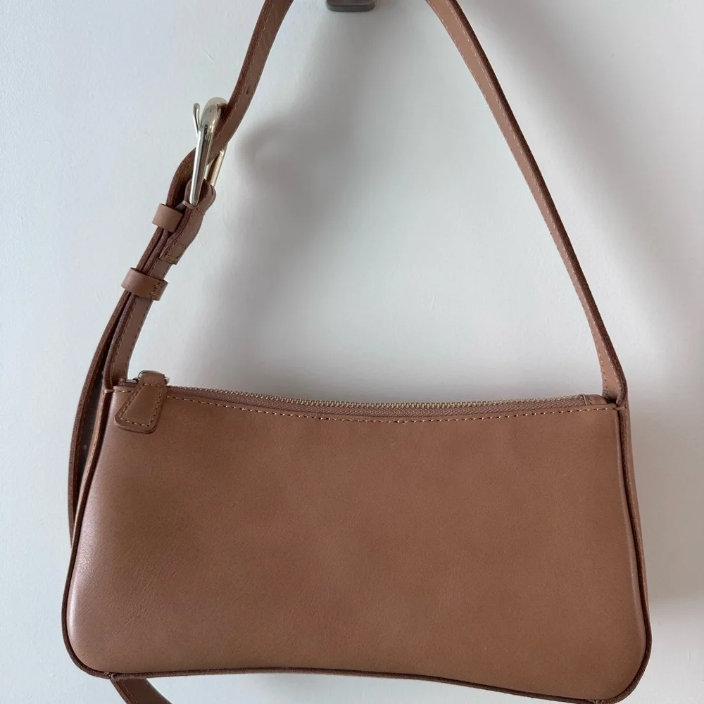 Madewell The Sculptural-Buckle Shoulder Bag in Amber Brown - Picture 4 of 7